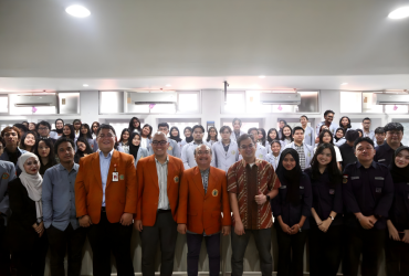 Dua Narasumber Pakar Ajak Mahasiswa HI Moestopo Kuasai Emosi Sebelum Kuasai Dunia